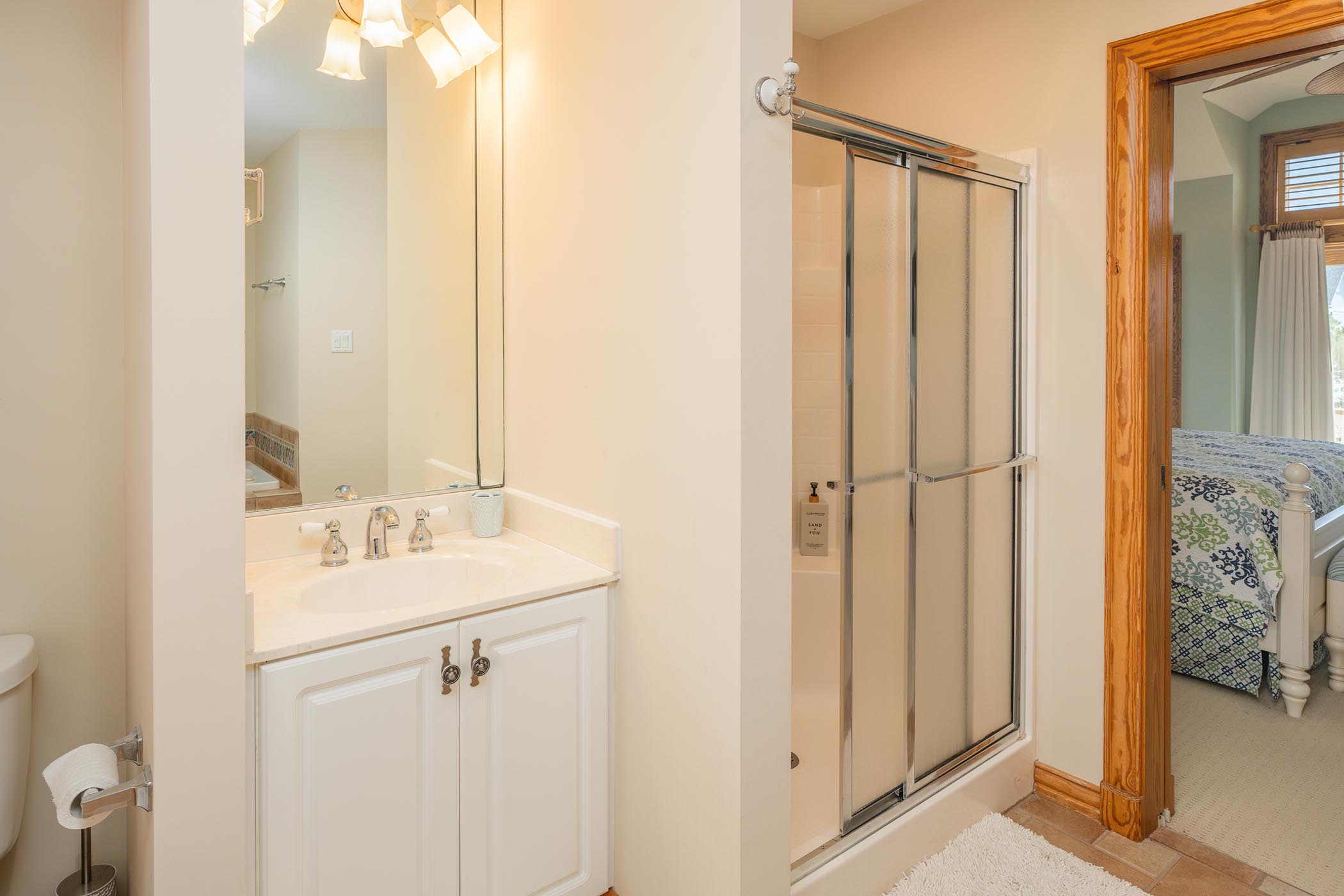 Top Level Master En Suite, Shower and Sink